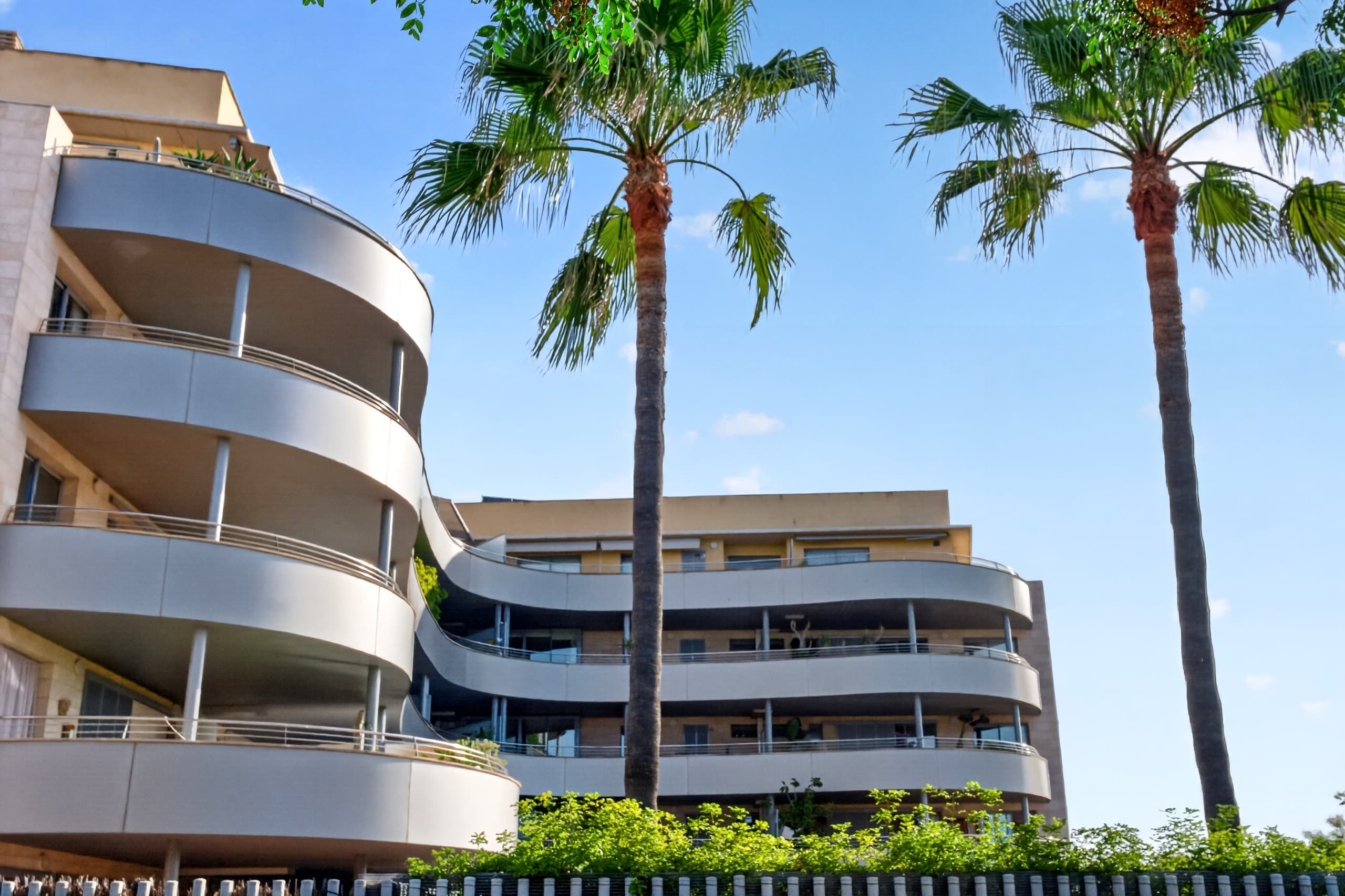 Beachfront penthouse, 15