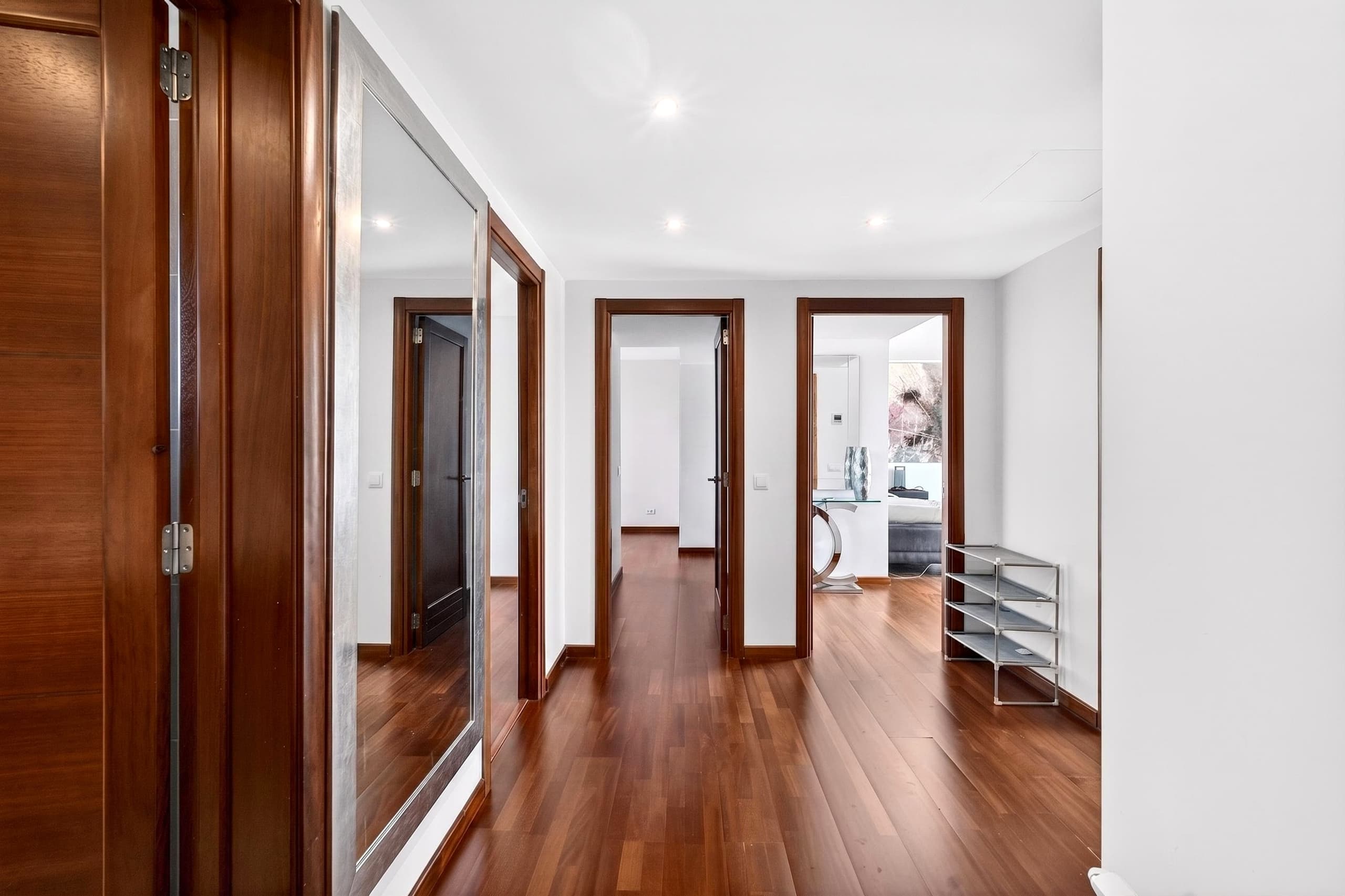 Beachfront penthouse, 12