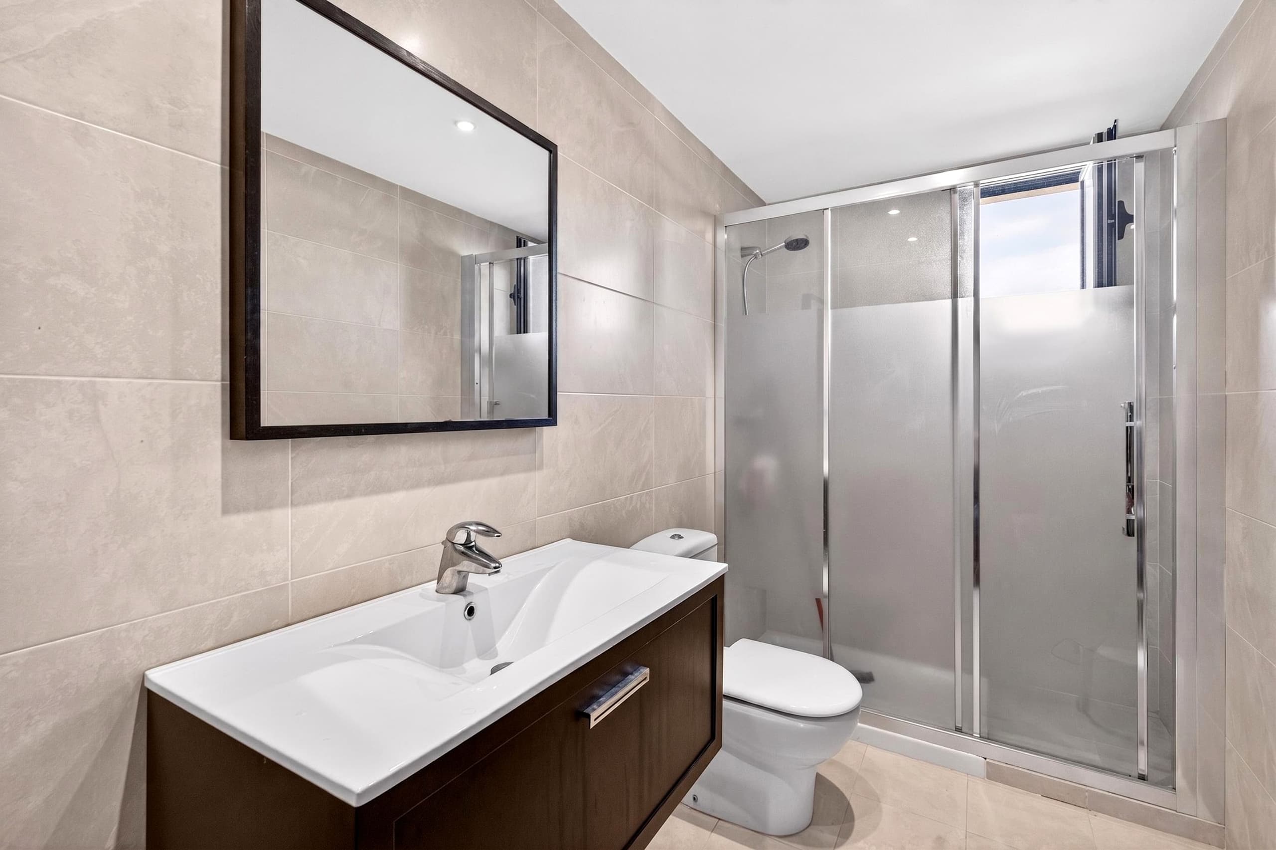 Beachfront penthouse, 11