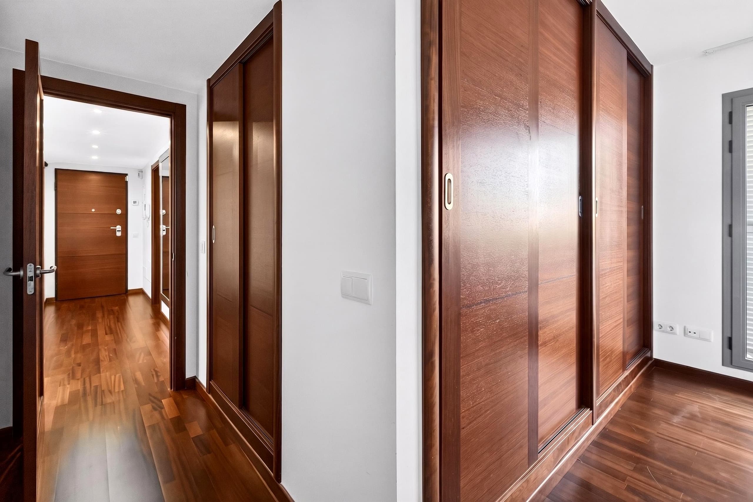 Beachfront penthouse, 9