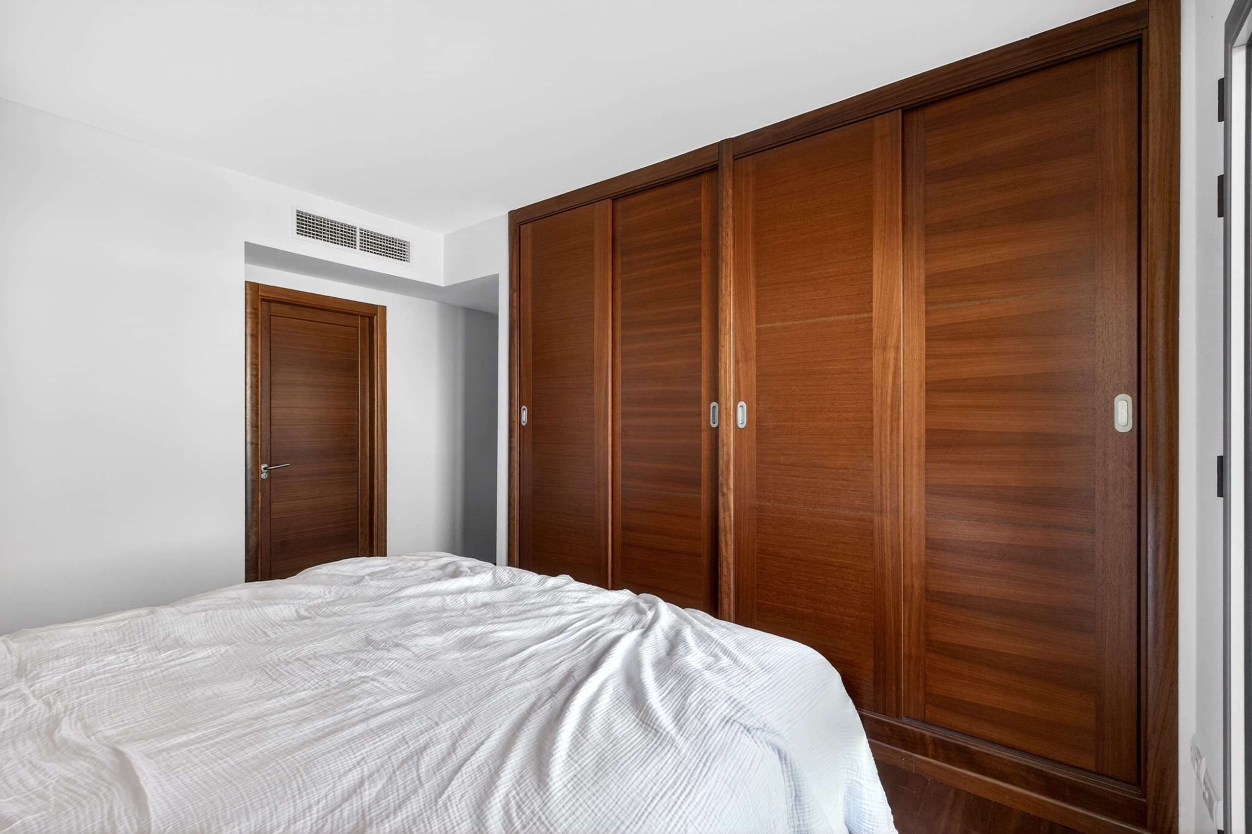 Beachfront penthouse, 8