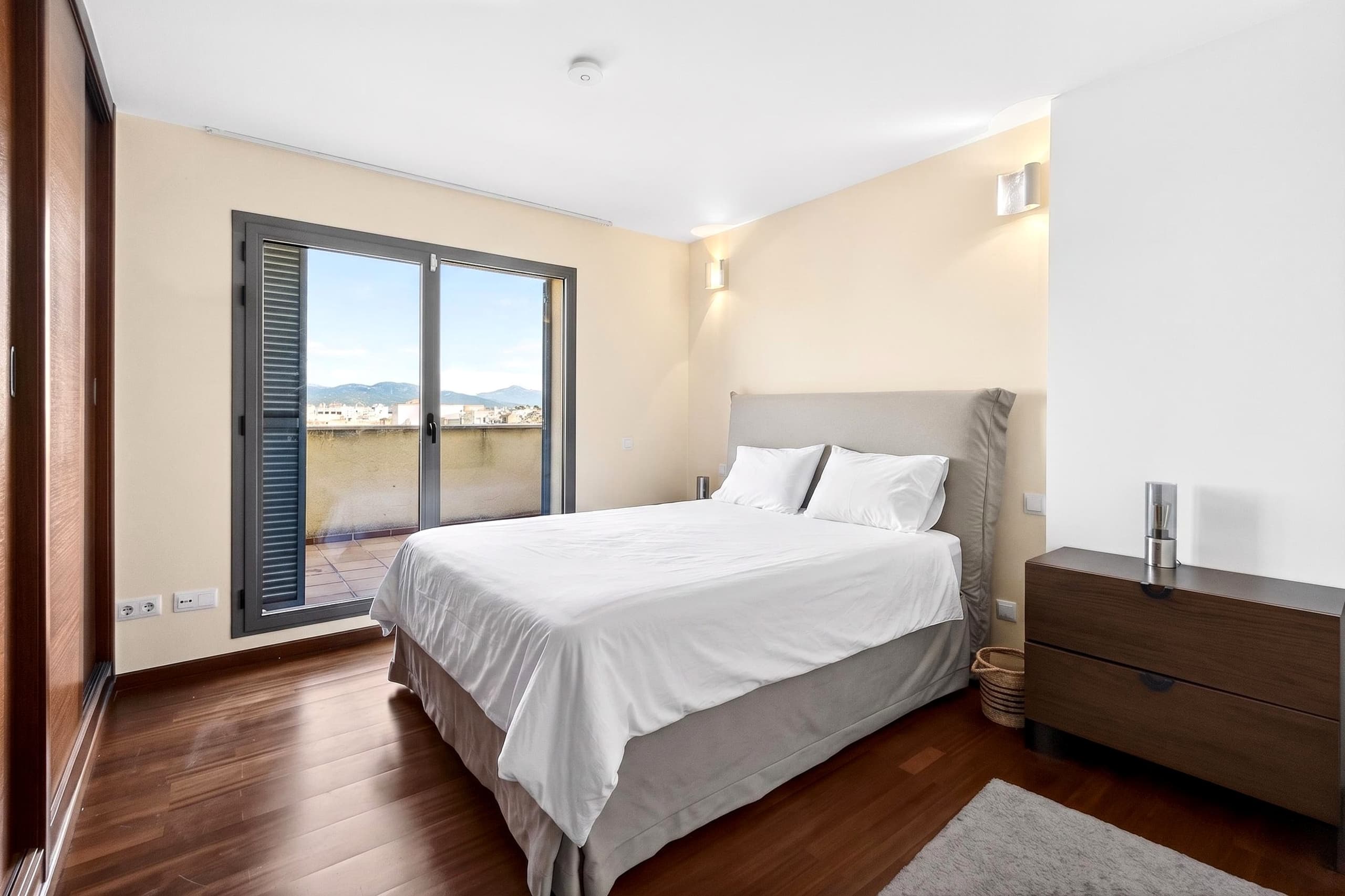 Beachfront penthouse, 7