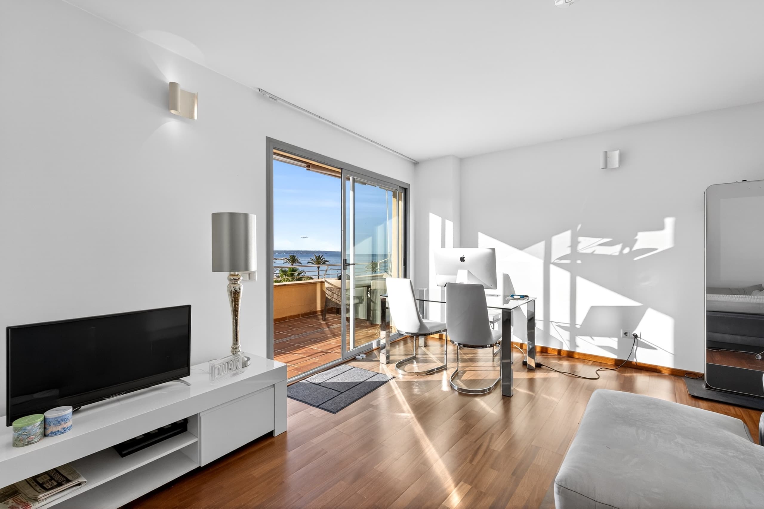Beachfront penthouse, 3