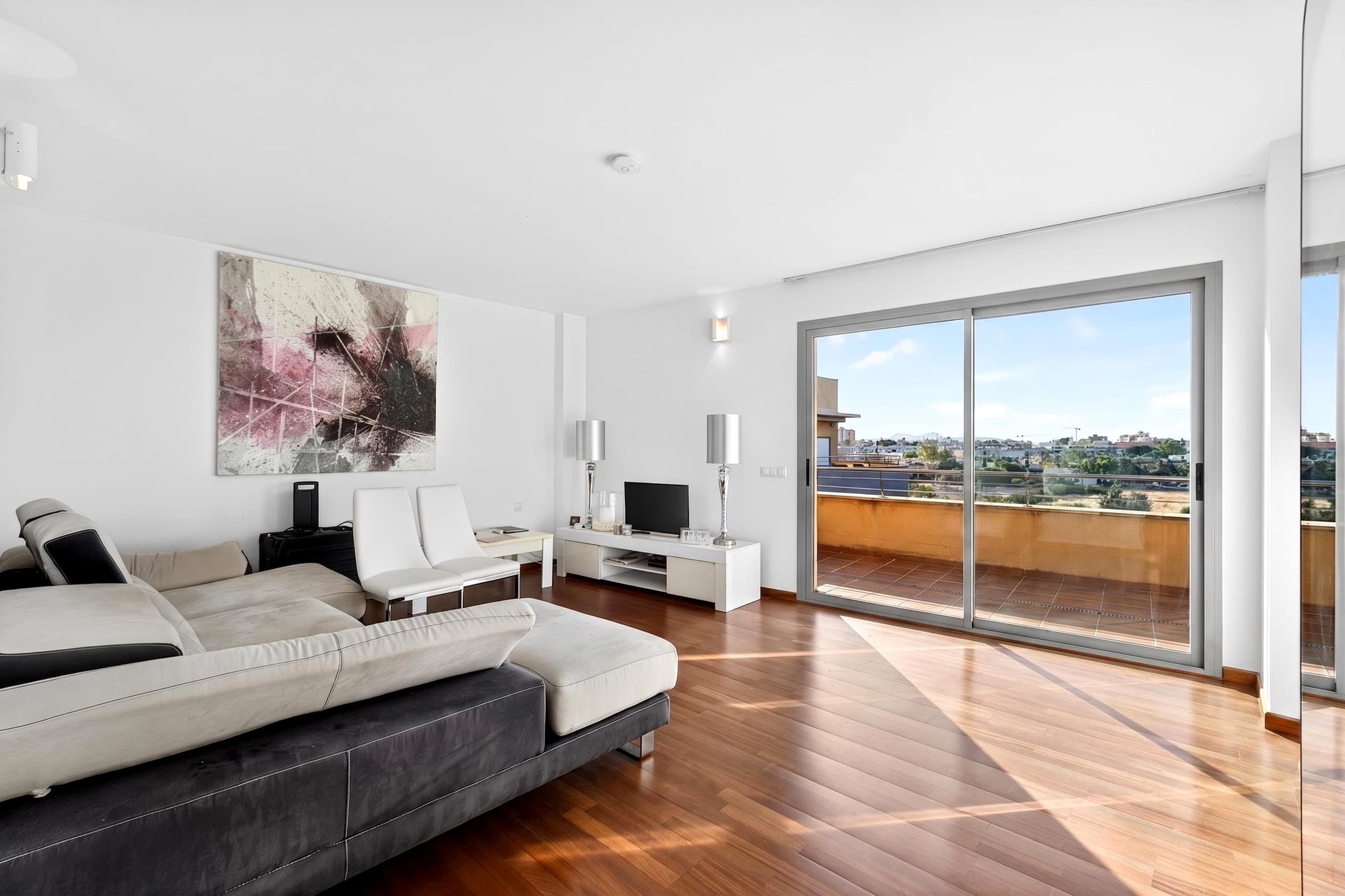 Beachfront penthouse, 4