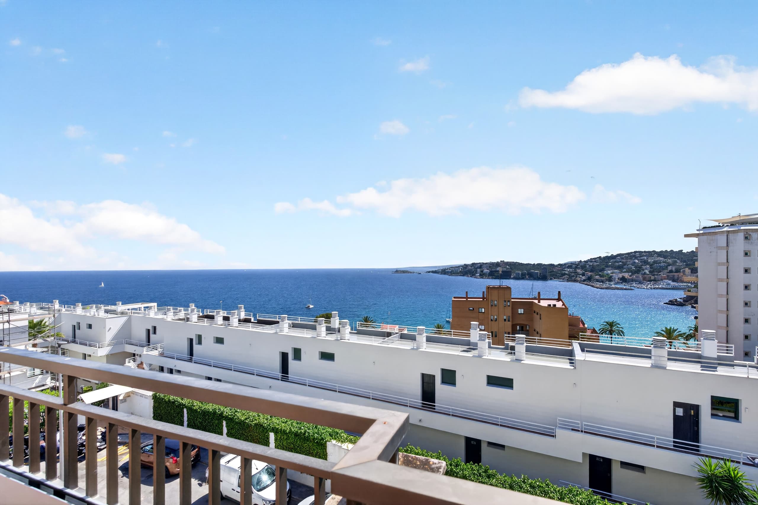 Living with the Ocean as a Backdrop, 14