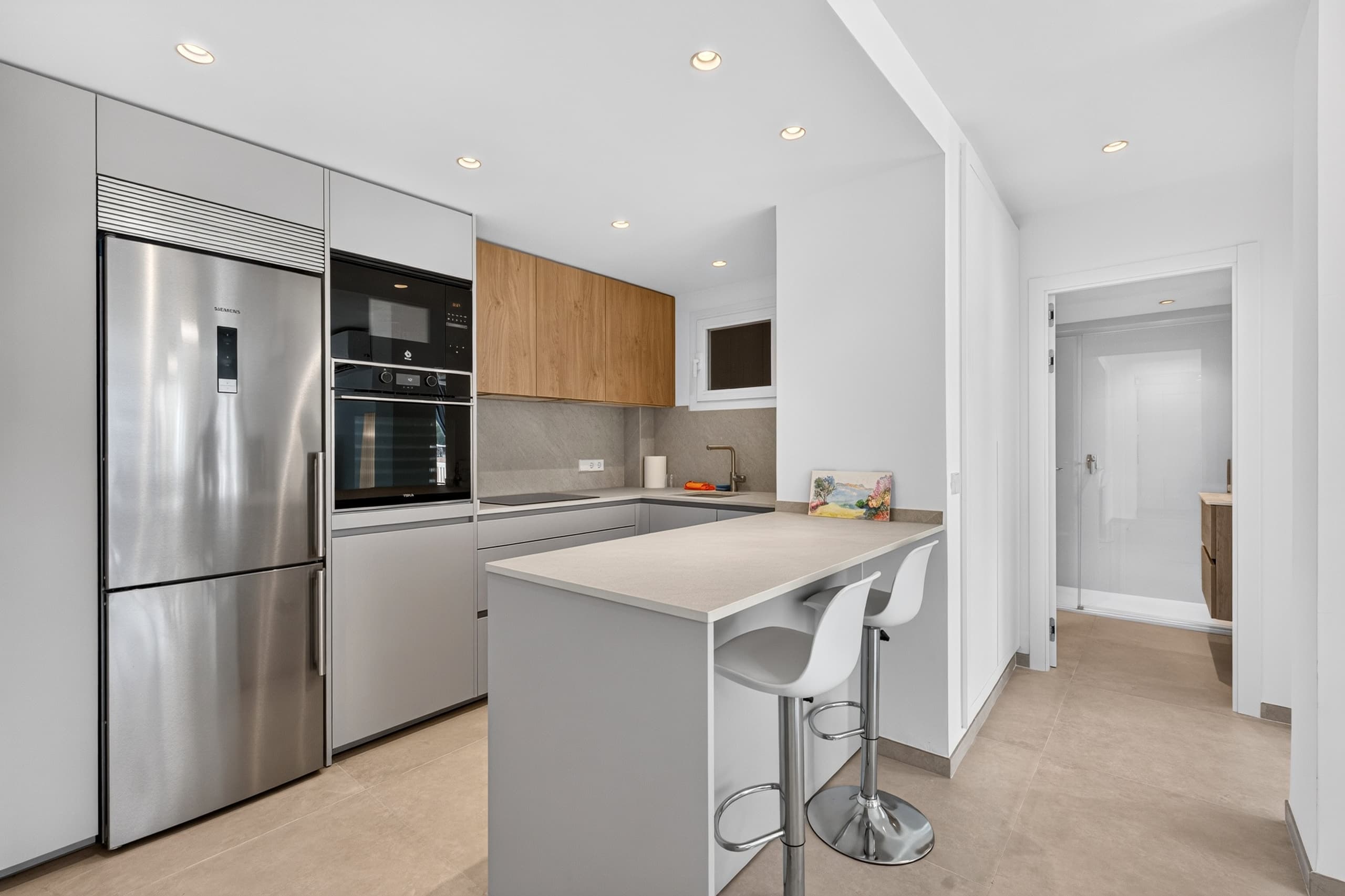 Apartment with ocean view and private cove, 4