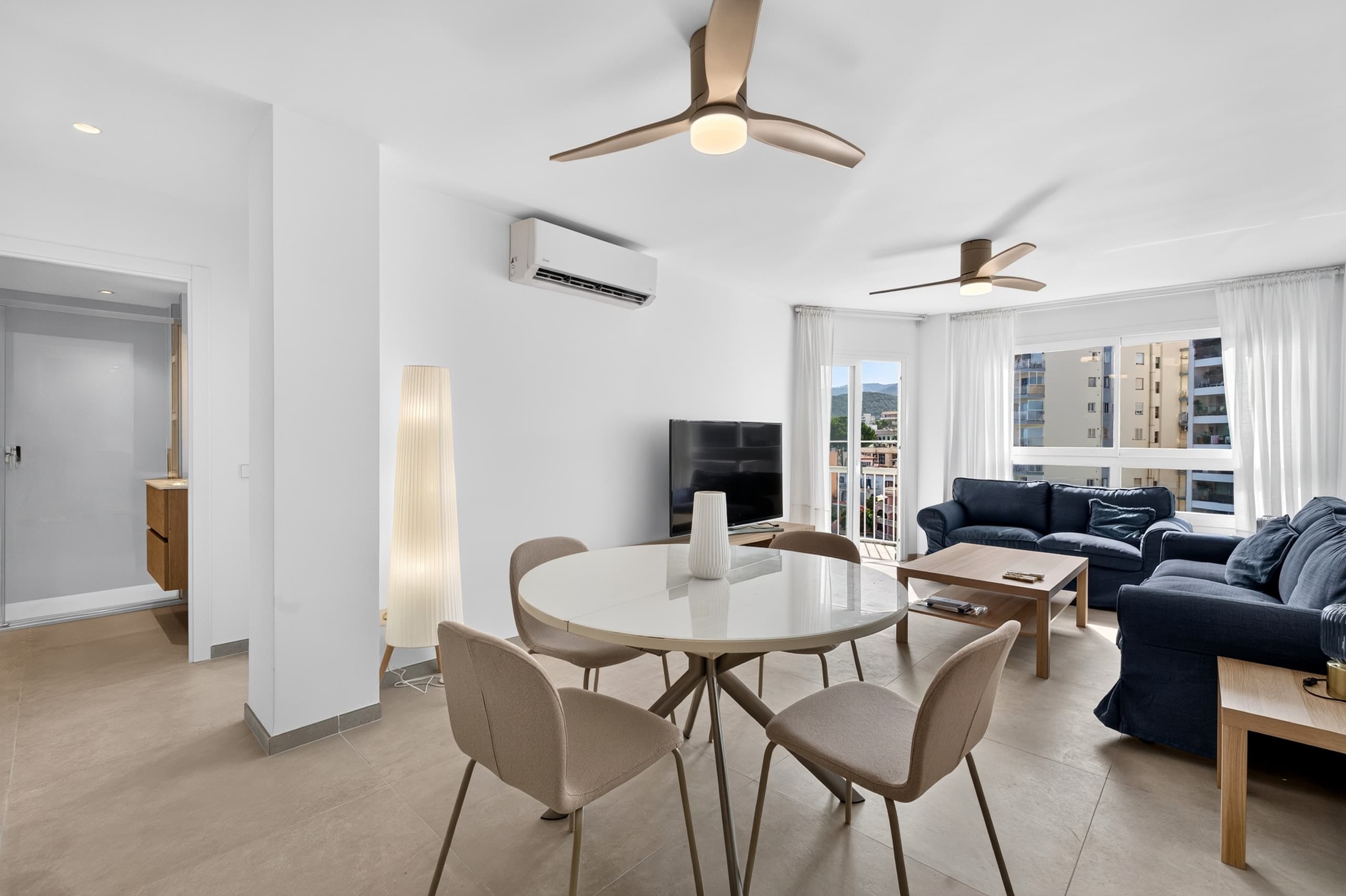 Apartment with ocean view and private cove, 7