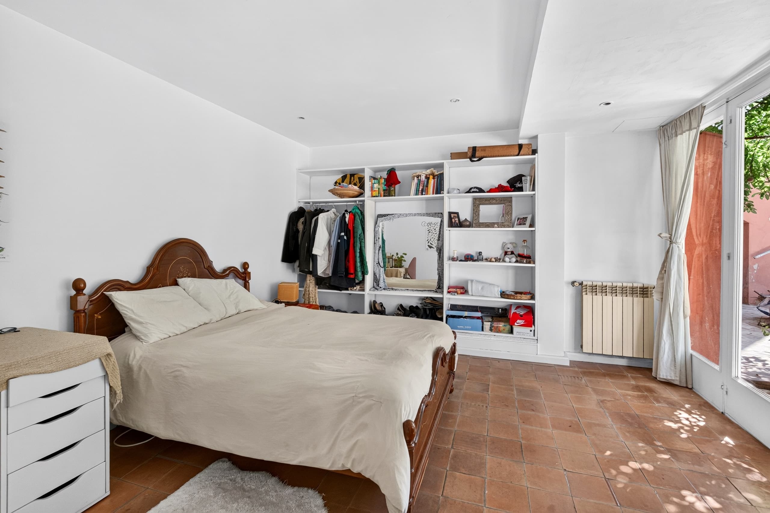 Property in need of renovation with a garden in the Old Town, 16