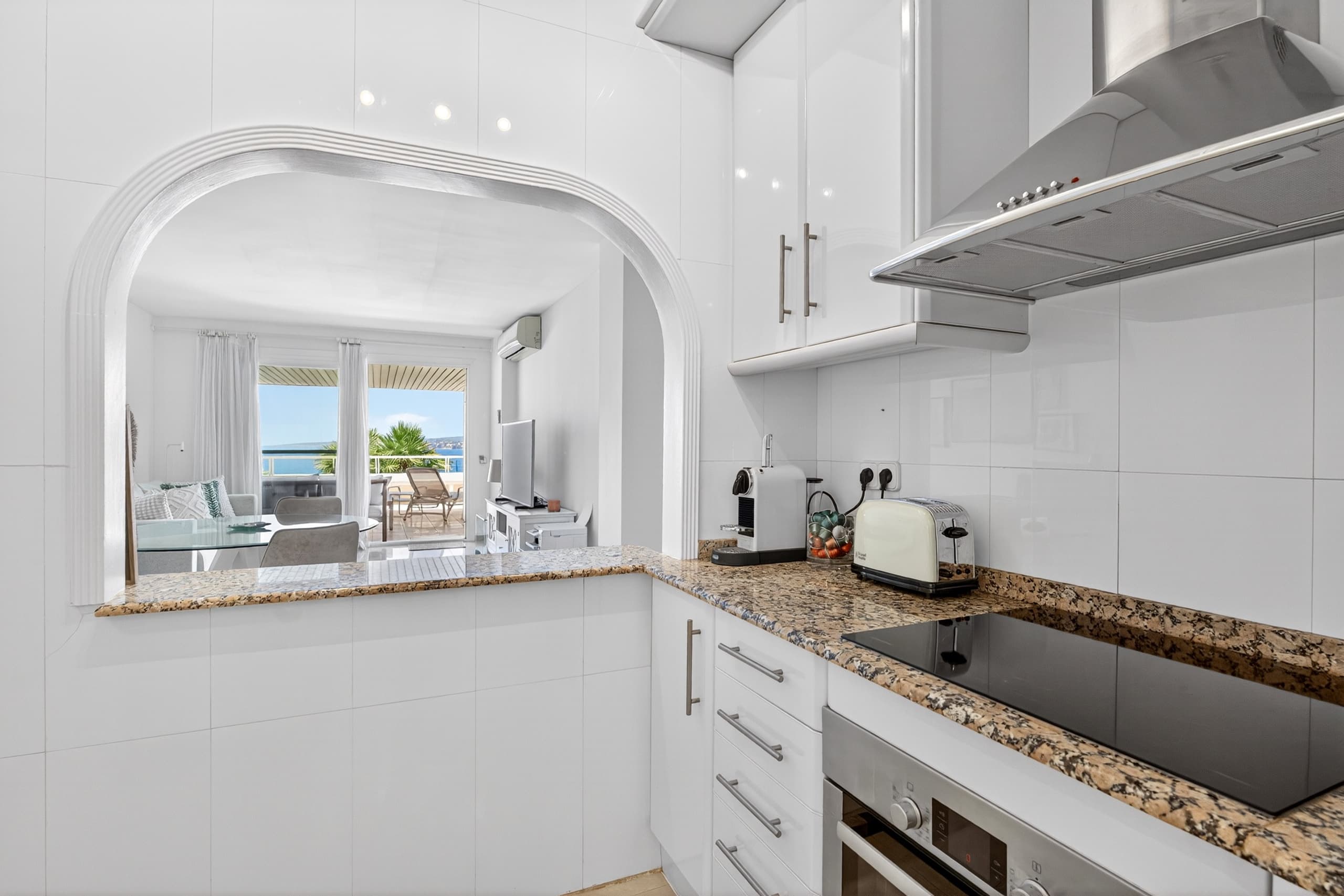 Apartment with a view of the harbor in Puerto Portals, 7