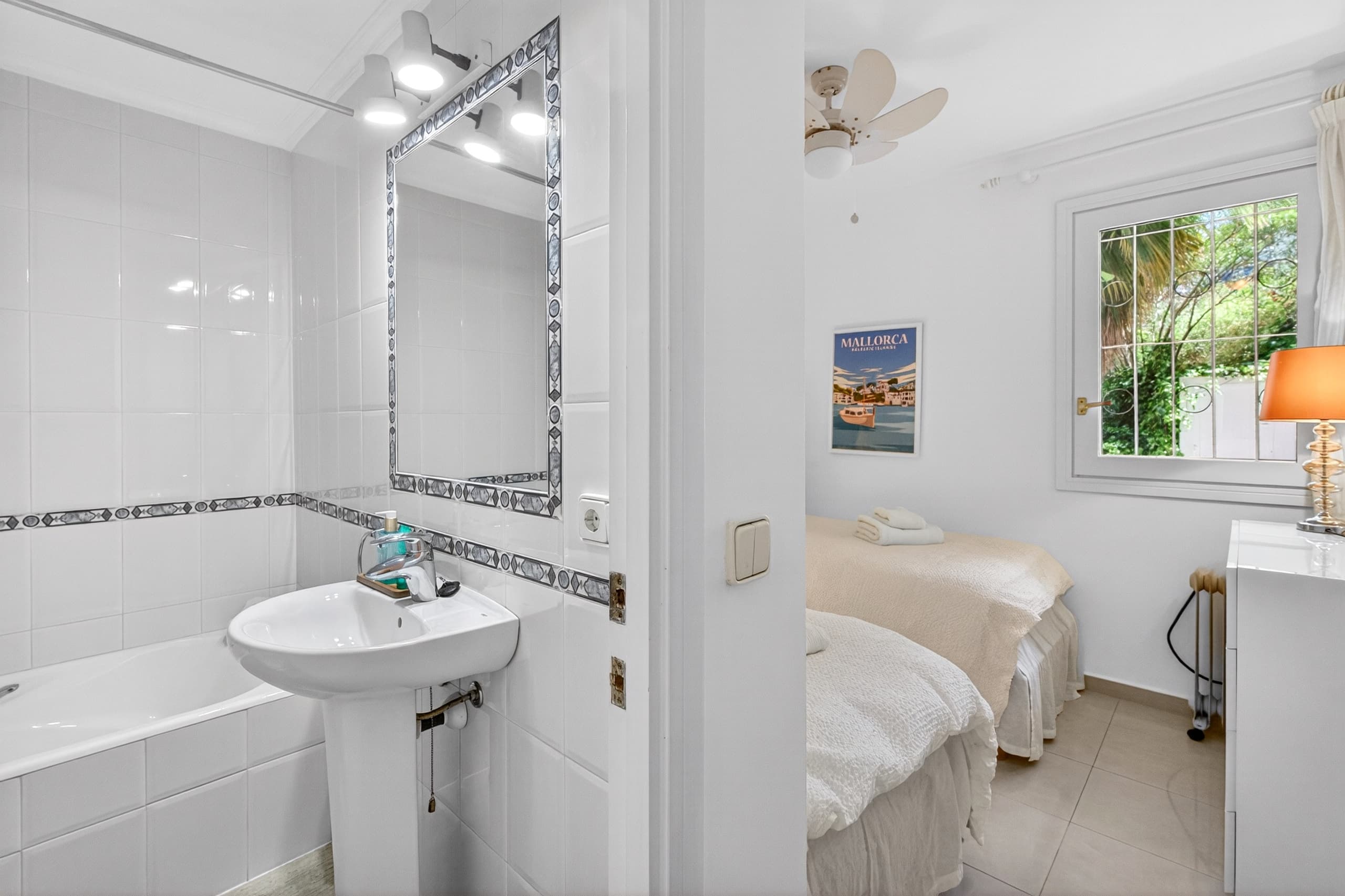 Apartment with a view of the harbor in Puerto Portals, 16