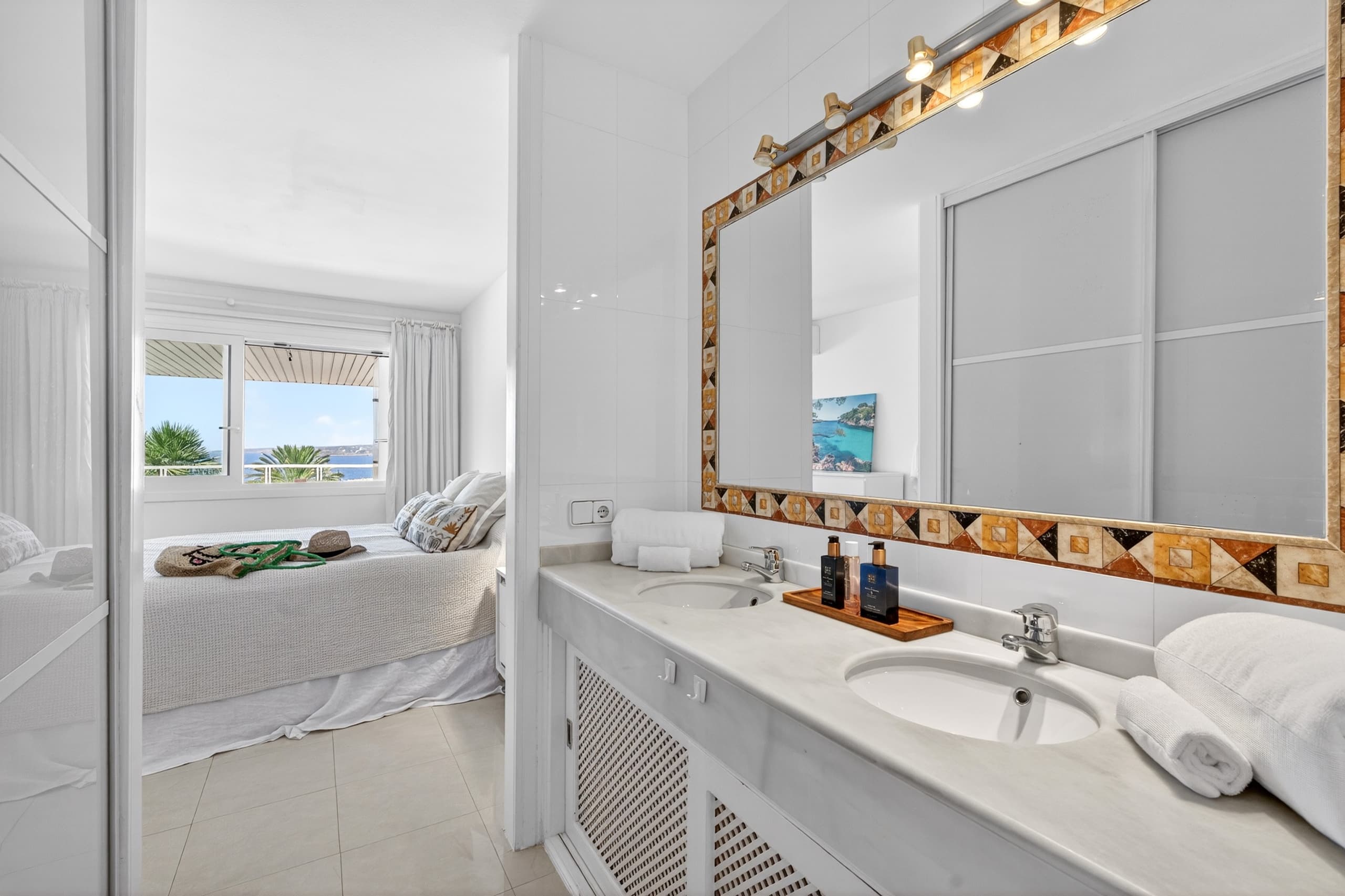 Apartment with a view of the harbor in Puerto Portals, 11