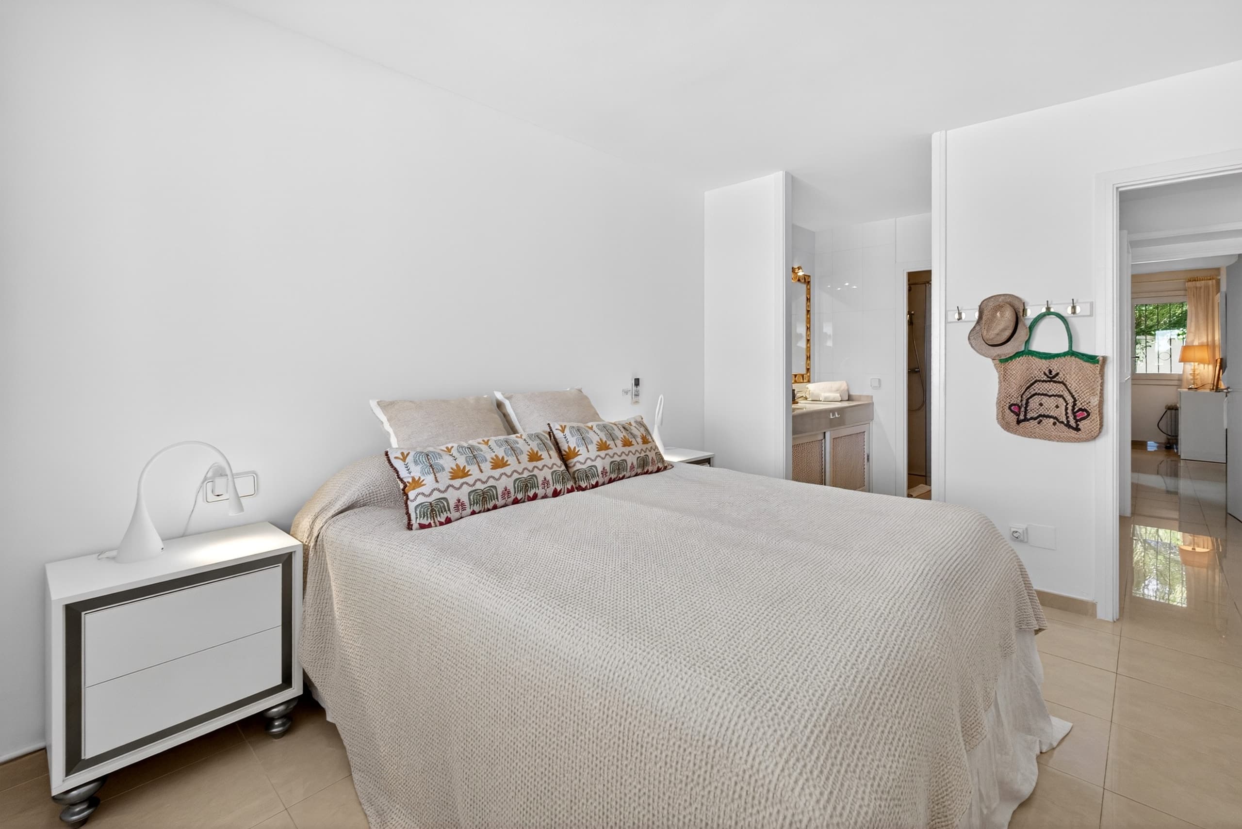 Apartment with a view of the harbor in Puerto Portals, 10