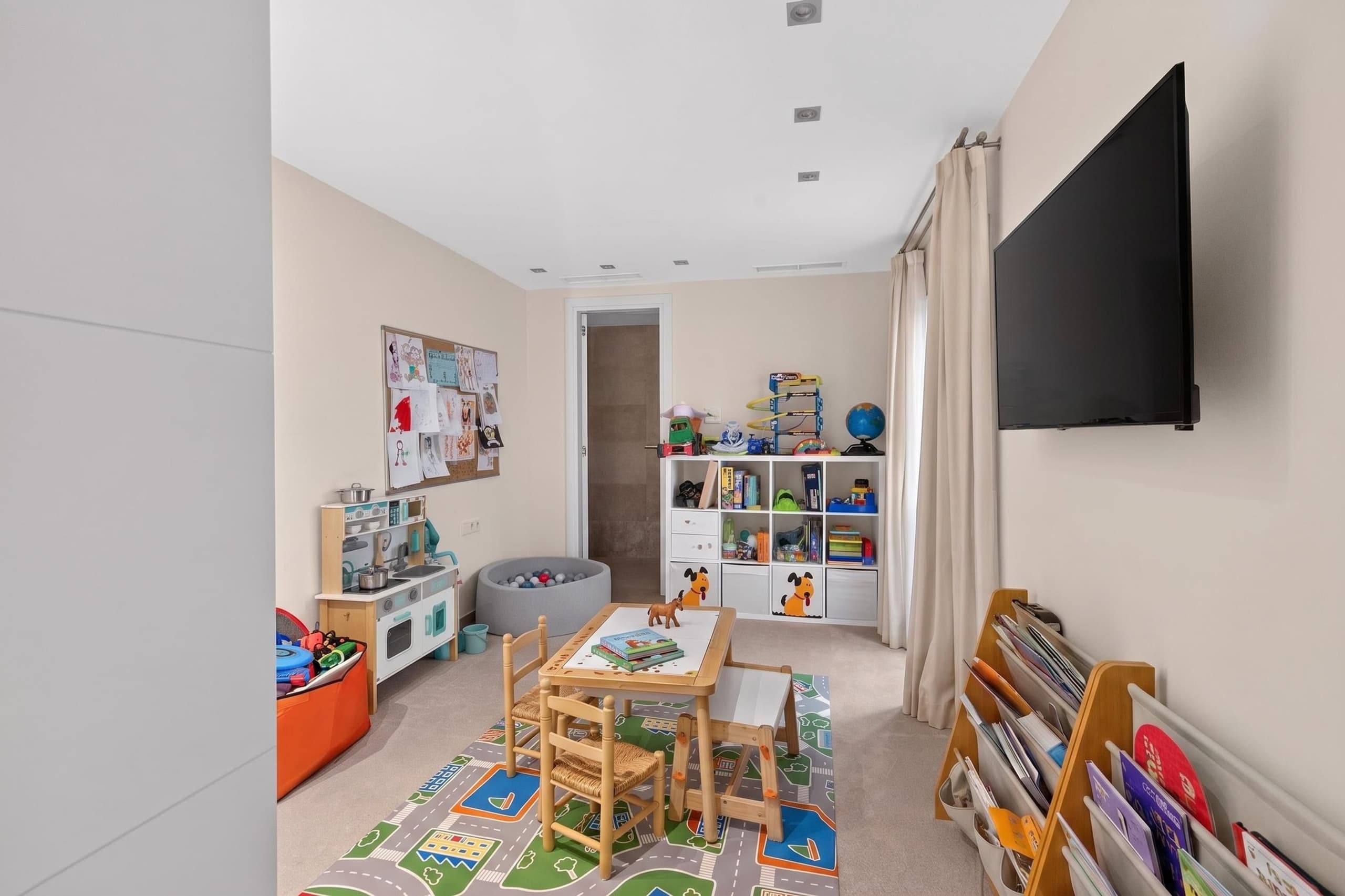 Großzügige Wohnung in einer Anlage zwischen Ruhe und Natur, 14