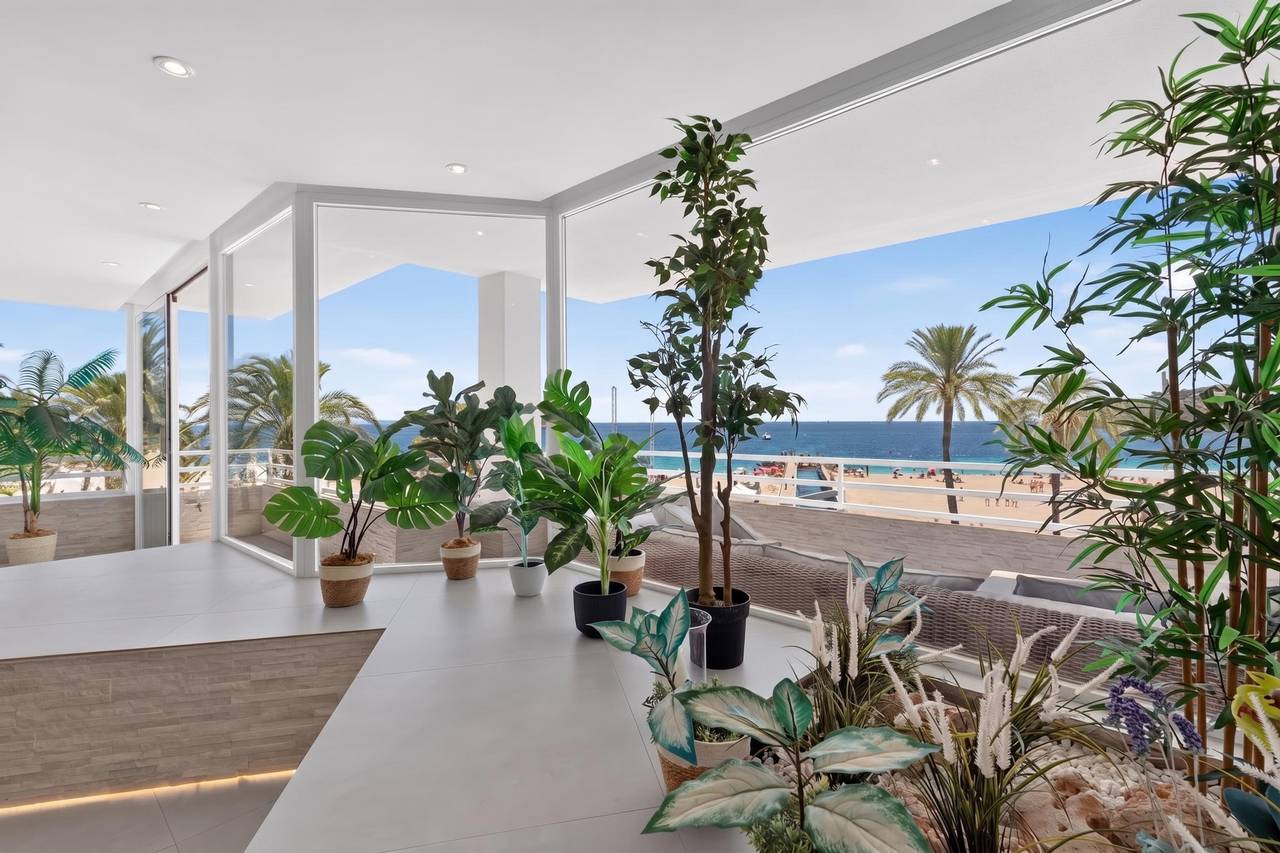 Modern sea-view apartment in southwest Mallorca